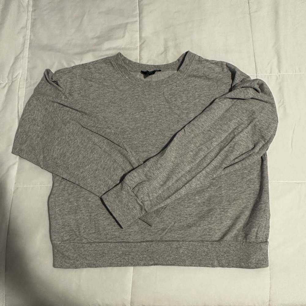 Grey Forever 21 sweatshirt 🩶